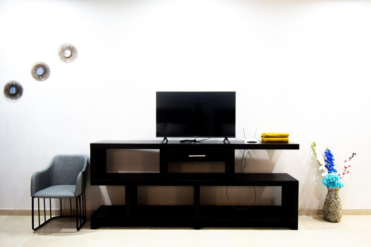 Hotel Casa Tortuga Tulum - Cenotes Park Inclusive ภายนอก รูปภาพ A TV stand
