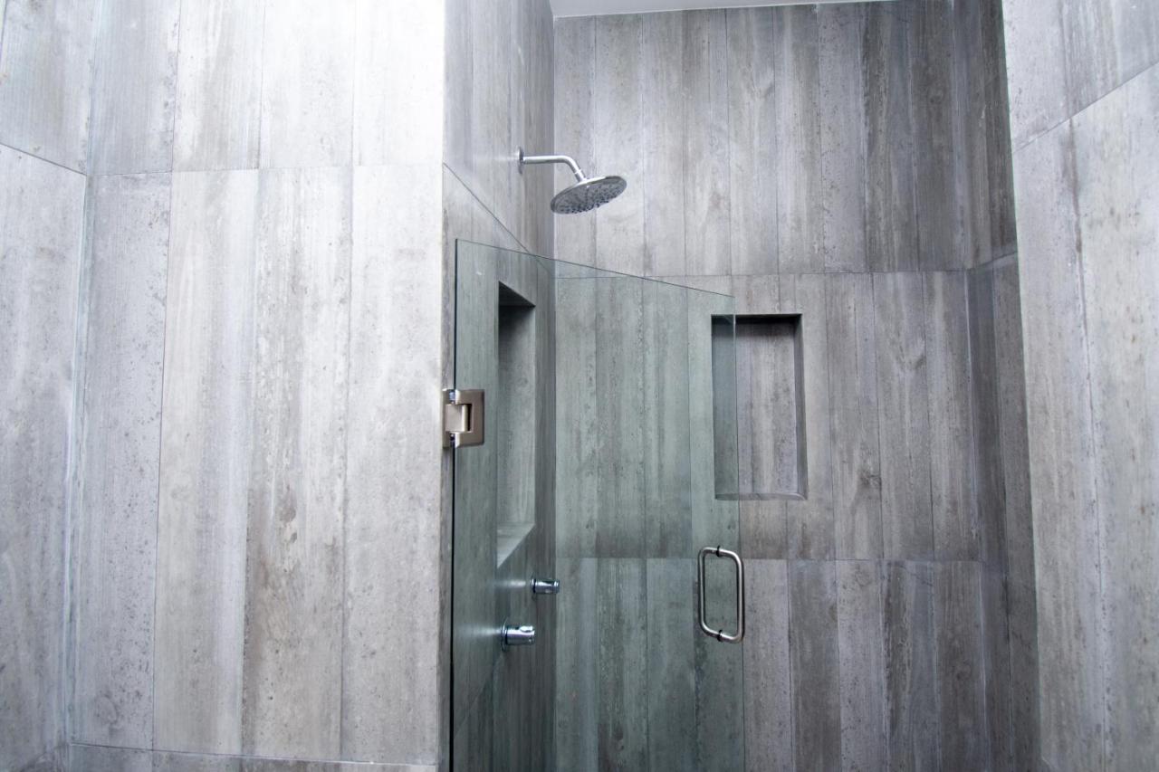 Hotel Casa Tortuga Tulum - Cenotes Park Inclusive ภายนอก รูปภาพ A shower with a fixed shower head