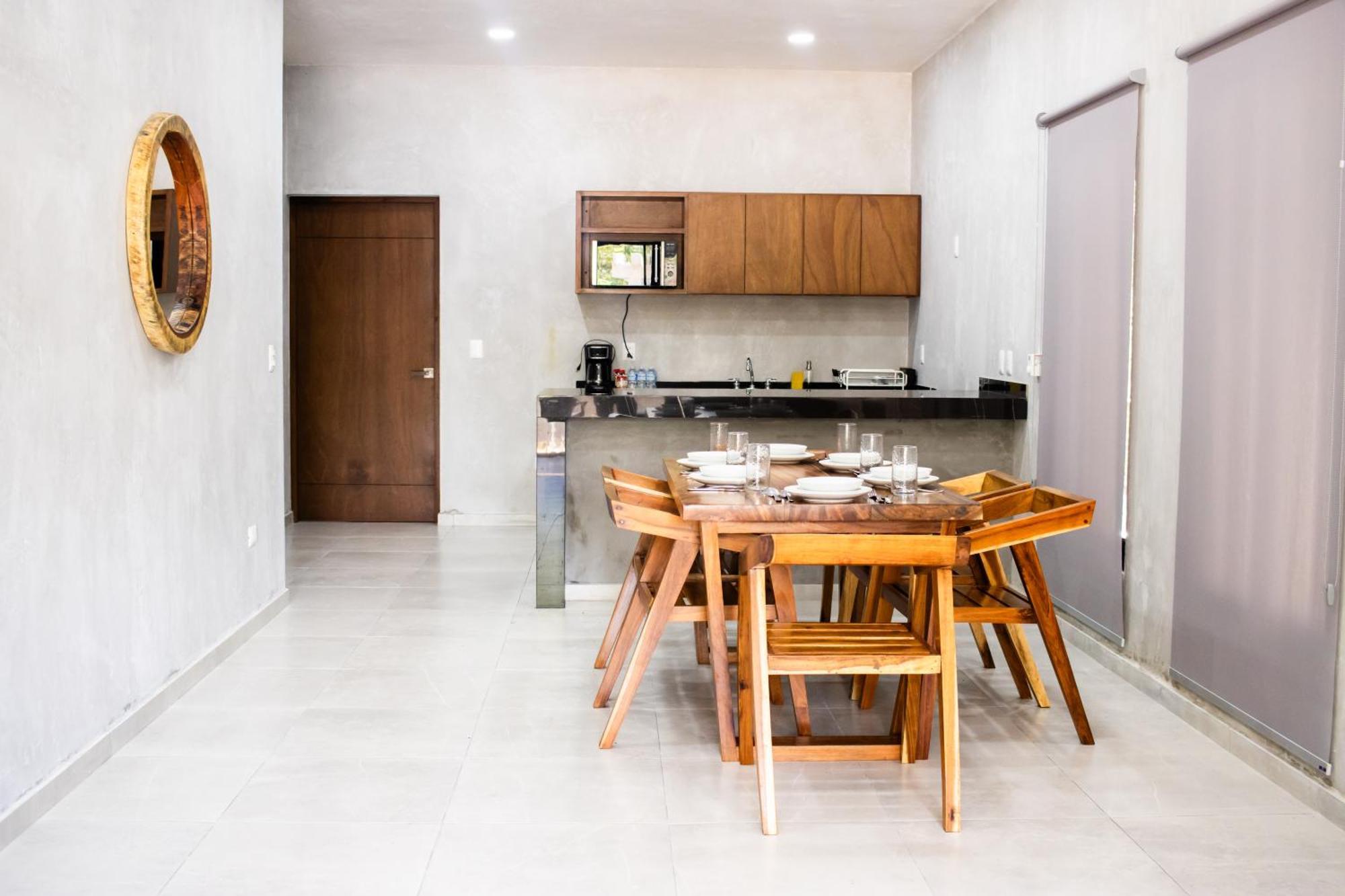 Hotel Casa Tortuga Tulum - Cenotes Park Inclusive ภายนอก รูปภาพ A dining room in a private home
