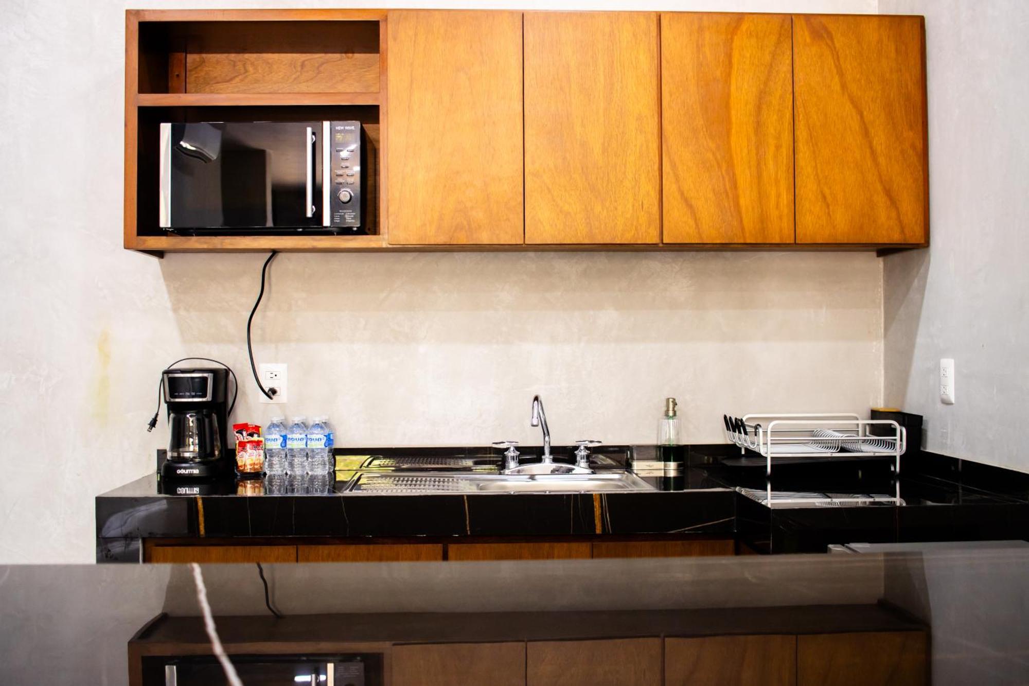 Hotel Casa Tortuga Tulum - Cenotes Park Inclusive ภายนอก รูปภาพ A typical kitchenette